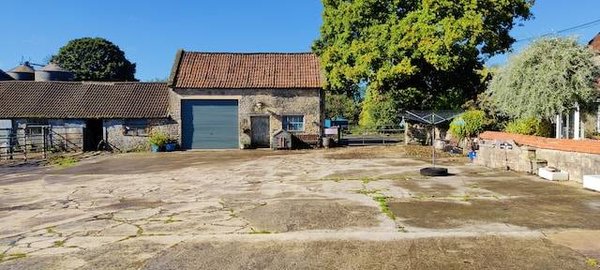 Comment devenir agent immobilier spécialisé dans la vente de corps de ferme ?